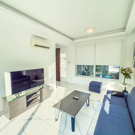 Alassia Blue Villa *